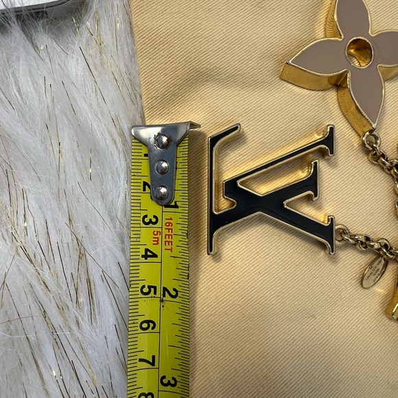 LV bag charm - Picture 5 of 12